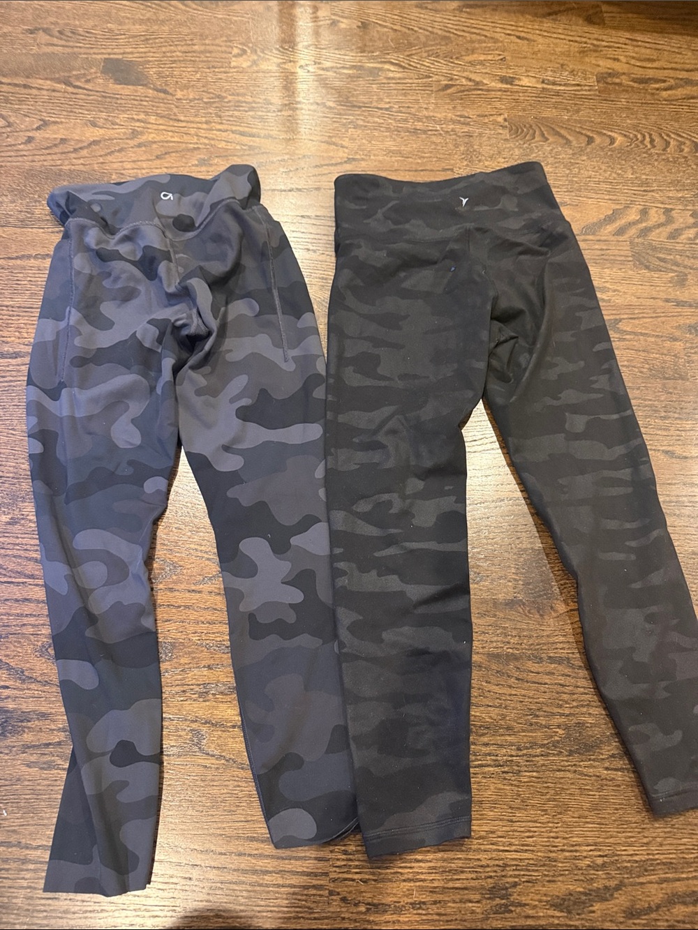 Woman’s small fair Black Camo Leggings - gap and old navy
